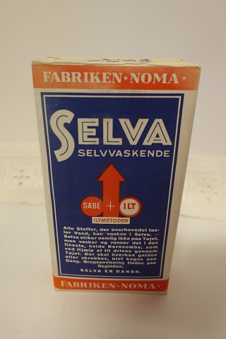 Vaskepulverpakke "SELVA" indeholdende det selvvaskende vaskepulver
Fra fabrikken NOMA
Inkl. brugsanvisning samt specielle tekster på pakken
Vi har et stort udvalg af gamle købmandsvarer med originalt indhold
Kontakt os for yderligere information