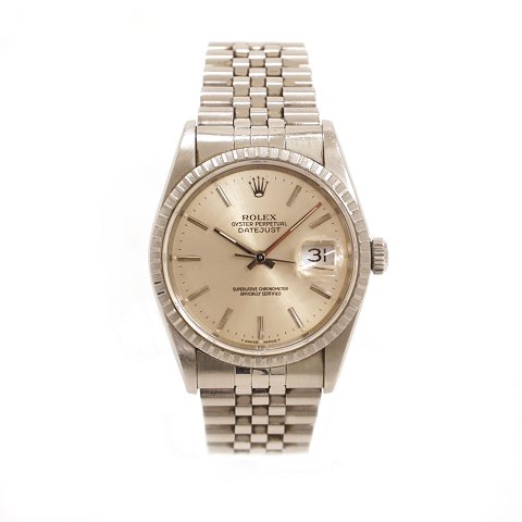 Rolex Oyster Perpetual Datejust, stål. Ref. 16220. 
Leveres med box og certifikat fra dansk forhandler 
fra 22. august 1995. D: 36mm