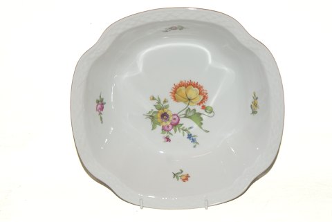 Bing and Grondahl White Saxon Flower, large serving bowl