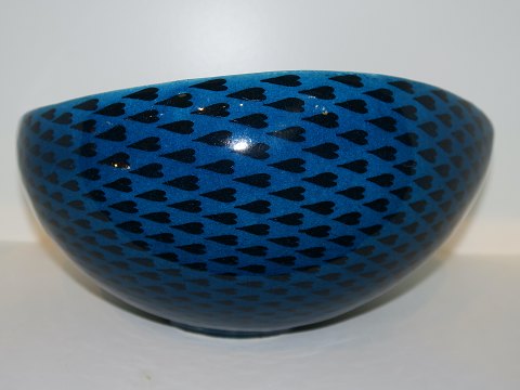 Royal Copenhagen art pottery
Large unique bowl by Ursula Printz from 1952