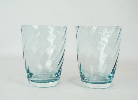 Sæt af to turkise vand glas, i flot brugt stand.
5000m2 udstilling.