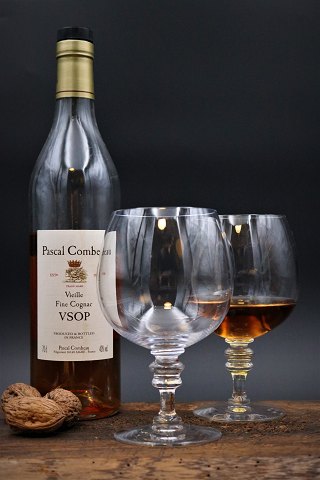 Cognac glas fra Holmegaard glasværk i krystalglas.
H:16cm. Dia.:9,5cm.