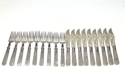 Silver-plated fish cutlery with mother of pearl 8 pers