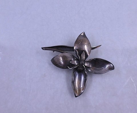 A Michelsen Blomsterbroche