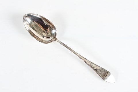 Empire Silver Cutlery
Large serving spoon
L 27,5 cm
