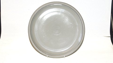 Bing & Grondahl Stoneware Frame, Colombia.
Round dish
Dek 624
Ø 24.5