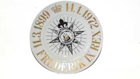 Bing and Grondahl Compass Plate, Gossip Compass Frederik IX Rex 
11.3.1899-14.1.1972
Motif: From the Royal Ship Dannebrog