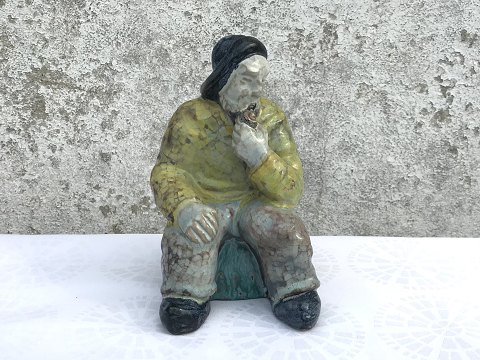 Bornholm ceramics
Michael Andersen
Seated fisherman
* 450kr