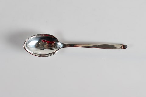 Evald Nielsen
Sølvbestik nr. 29
 
Dessertske
L 16,5 cm
