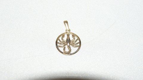 Elegant pendant scorpion 14 carat Gold