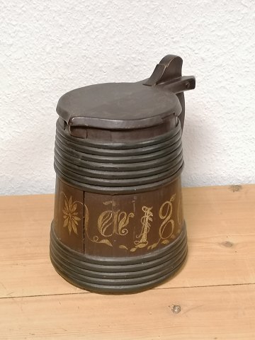 Swedish wooden mug with onion dated 1863