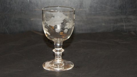 White wine glass # Egeløv Holmegaard
Height 10.4 Cm