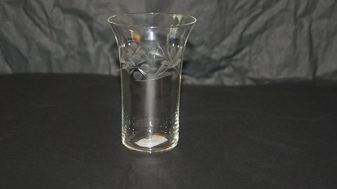 WaterGlass with flowers Motif splicing