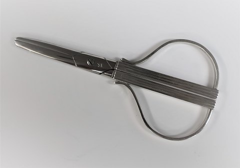 Vindruesaks sterling (925) af Axel Holm, København. Længde 13,8 cm.