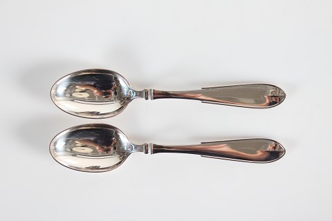 Hans Hansen Silver
Arvesølv no. 1
Dessert spoons
L 18 cm