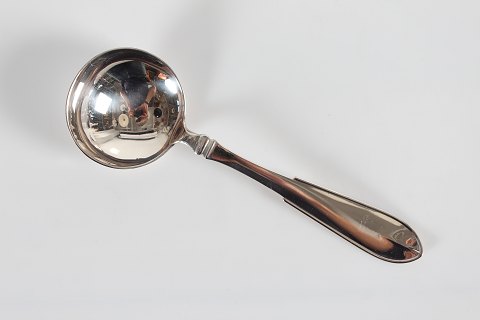 Hans Hansen Silver
Arvesølv no. 1
Serving spoon
L 22 cm