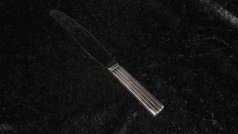 Dinner knife #Bernadotte EPNS / Sølvplet # 13
Produced by Georg Jensen.