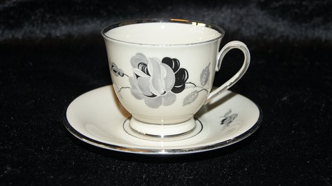 Kaffekop #Sortrose Kpm
Københavns Porcelæns Maleri
Højde 6,5 cm