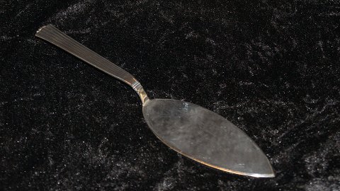 Cake spatula #Diplomat Sølvplet
Manufactured by Chr. Fogh, A.P. Berg, O.V. Mogensen.
Length 22.6 cm approx