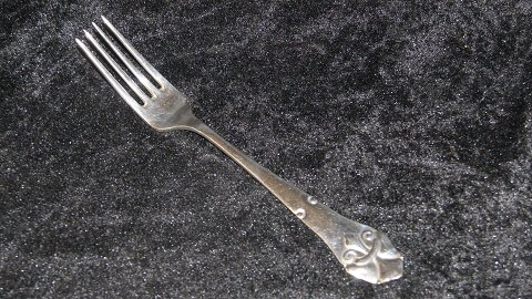 Dinner fork #French Lily Silver stain
Produced by O.V. Mogensen.
Length 19.5 cm