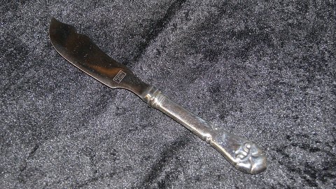 Fishing knife #French Lily Silver stain
Produced by O.V. Mogensen.
Length 19.5 cm approx
Nice and well maintained condition