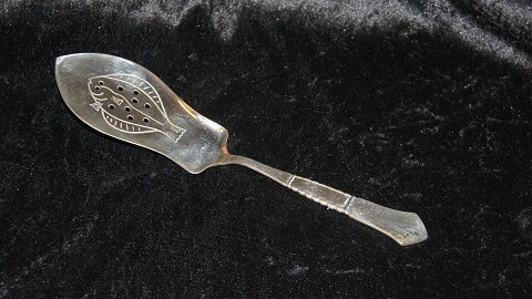 Fiske serveringsspade gennembrudt blad m/fisk , #Louise Sølvplet bestik
Producent: O.V. Mogensen og Fredericia Sølv
Længde 27,5 cm.