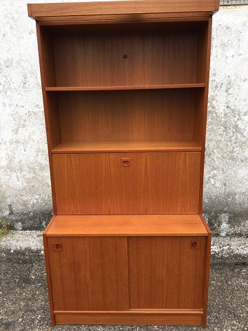 Teak
Bookcase with cabinet
1000 DKK
