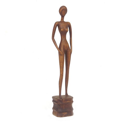 Grosse Holzfigur von Otto Pedersen, Odense, 
1902-95. Signiert. H: 42cm