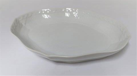 Royal Copenhagen. White half lace. Pickle dish. Model 353. Length 22 cm. (3 
quality).