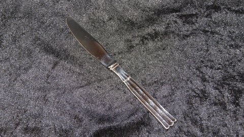 Breakfast knife #Regent Sølvplet cutlery
Producer: Victoria
Length 18.7 cm.