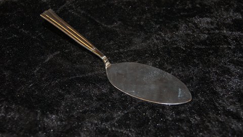 Cake spatula, #Regent Sølvplet cutlery
Producer: Victoria
Length 17 cm.