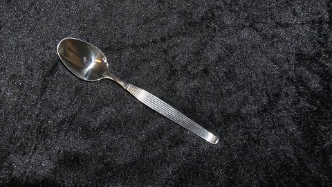 Coffee spoon / teaspoon #Savoy, Sølvplet
Manufacturer: Frigast
Design: Henning Seidelin
Length 12.5 cm.