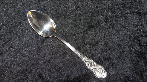 Dessert spoon / Breakfast spoon #Snirkel, Sølvplet cutlery
Length 18.5 cm.