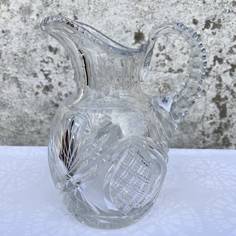 Crystal pitcher
With high handle
* 300 DKK