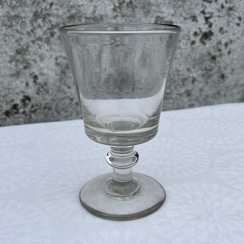 Older wine glass
* 250 DKK