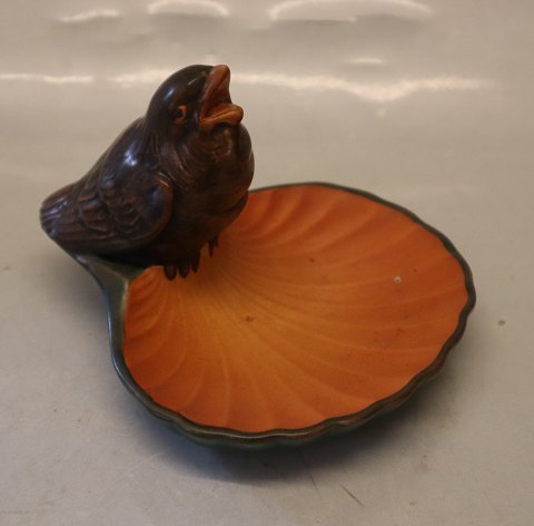 214 XIV Tray with sparrow 14 cm Axel Sorensen 1927 bird Ipsen Danish Art Pottery