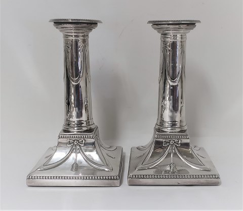 Engelske sterling sølvlysestager (925). London 1902. Et par. Højde 14,5 cm.
