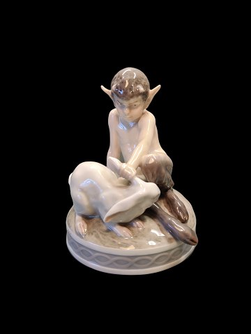 Royal Copenhagen faun med kanin nr 439