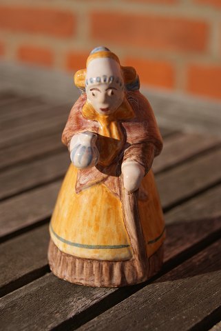 item no: f-Hjorth figur i egnsdragt-6