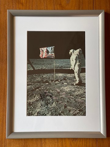 Originalt NASA farveoffsetfotografi / fotoprint fra af Edwin "Buzz" Aldrin under 
Apollo-11 månemissionen i 1969