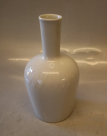 Kongelig Dansk 3599 Kgl. hvid Vase 16.5 cm med harleki relief HHH Hans Henrik 
Hansen Blanc de Chine
