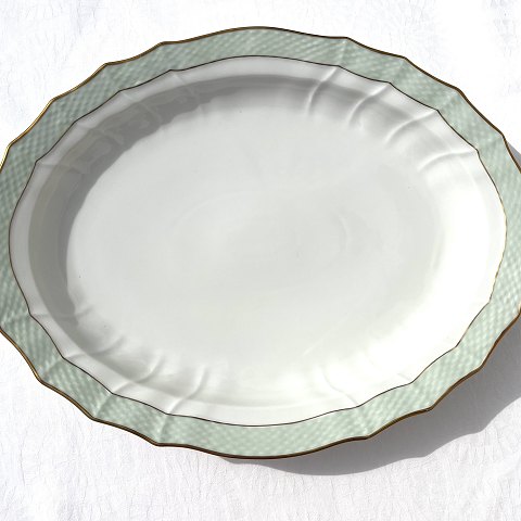 Royal Copenhagen
Green curved
Serving dish
# 952/1557
* 500 DKK