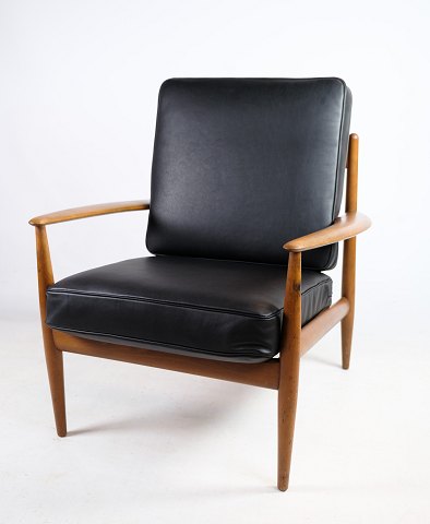 Grete Jalk Teak Lounge Armchair For France and Søn, 1960s
Great condition
