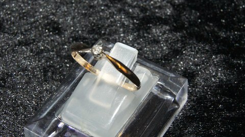 Elegant Ladies Ring 14 Carat Gold