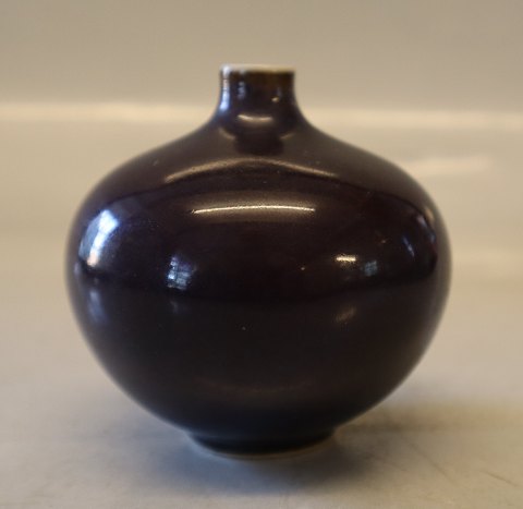 Kongelig Dansk Stentøj Miniature  21395 Kgl. Vase  7.5 x 7.5 cm August 1956 Nils 
Thorsson