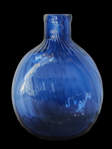 A Norwegian blue coloured glass hipp flask