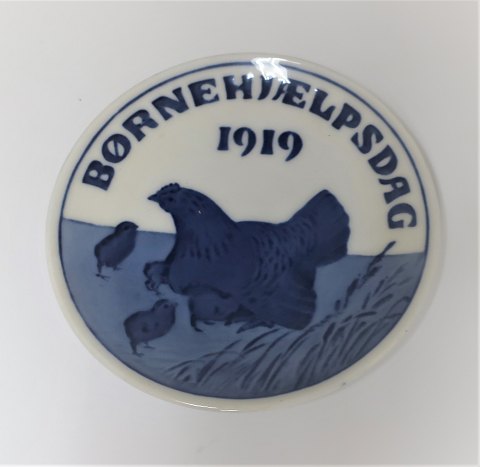 Königliches Kopenhagen. Kinderfürsorgesteller 1919. Durchmesser 12,5 cm. (1 
Wahl)