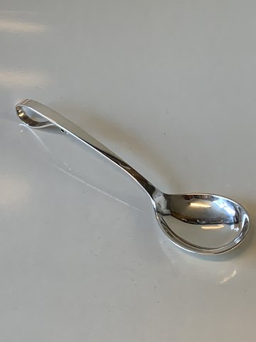Serving spoon in Evald Nielsen Silver and sterling
Stamped EN
Length 23.5 cm approx