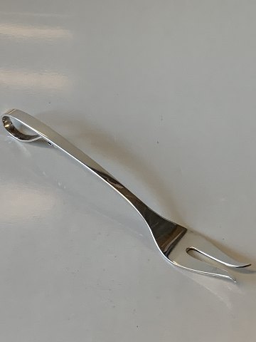 Kødgaffel i Evald Nielsen Sølv og sterling
Stemplet EN 
Længde 23,6 cm ca