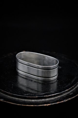 Old napkin ring in silver, stamped.
5,3x2,8 cm. 
Width 1,8cm.